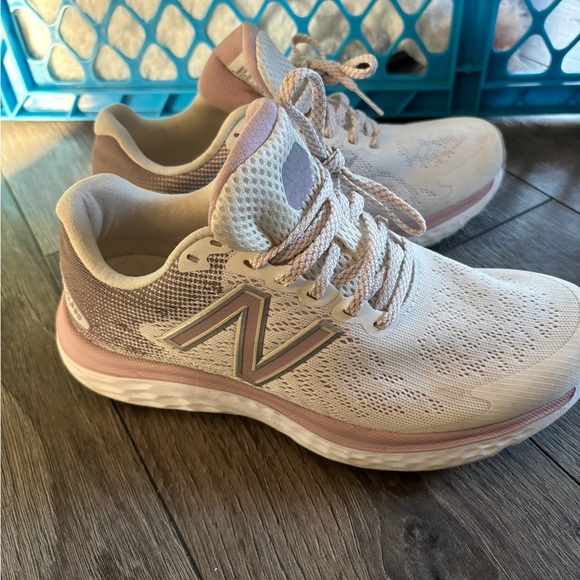 Nike Fresh Foam 680 sneakers - Picture 1 of 5